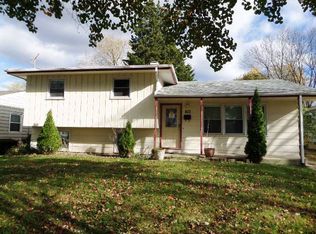 813 Gates St, West Chicago, IL 60185