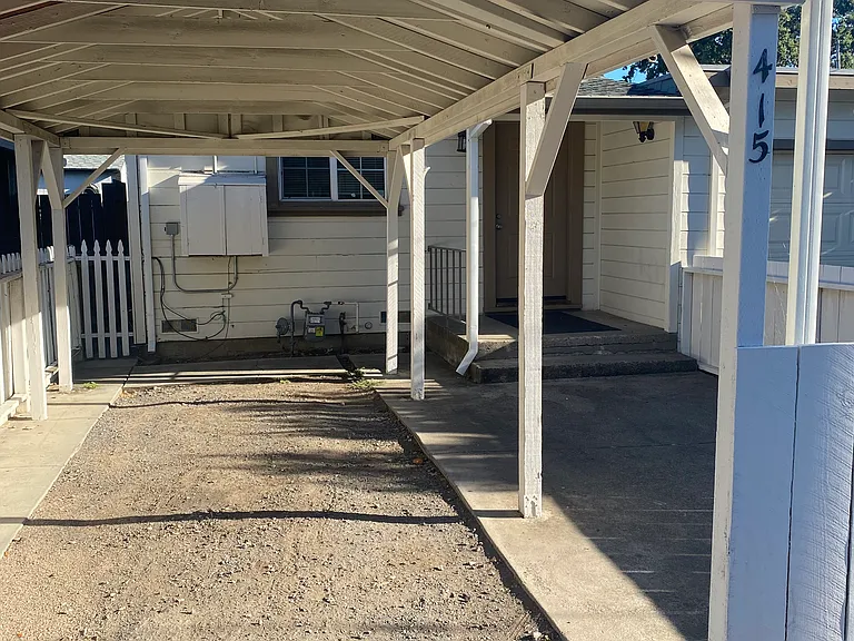 415 Cherry Ave — Photo 2