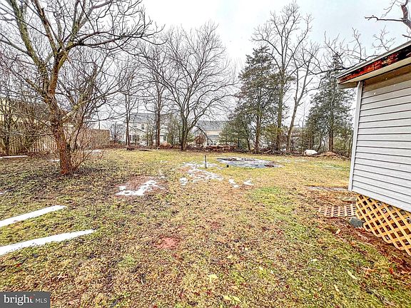 3rd image of 48 Fruitville Rd #A