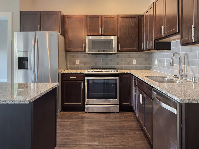 Red44 Luxury Apartments | Specials Available — Photo 78