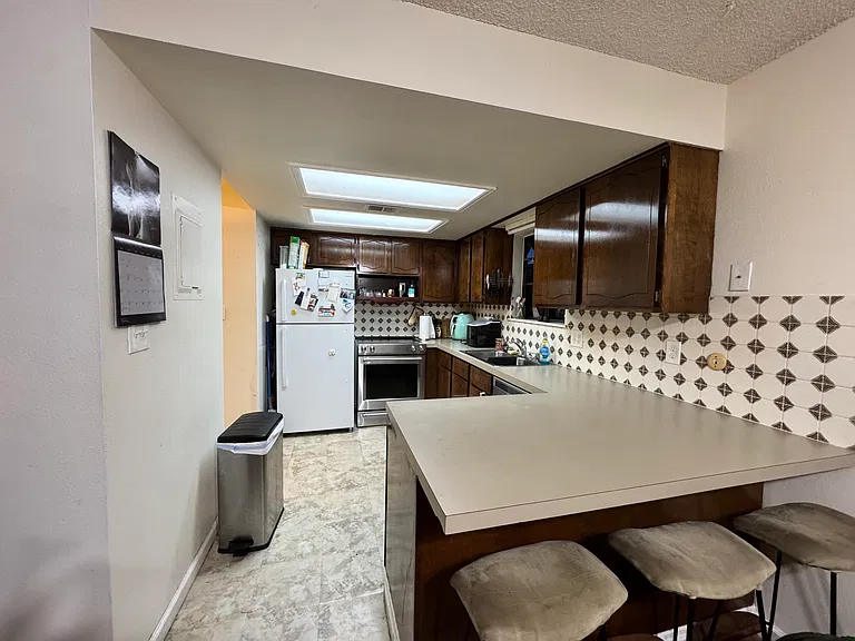 2840 W 21st St #10 — Photo 9