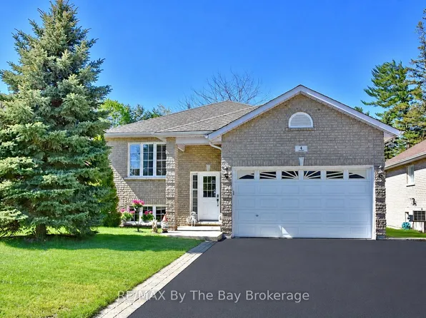 4 Anthony St, Wasaga Beach, ON L9Z 2N4
