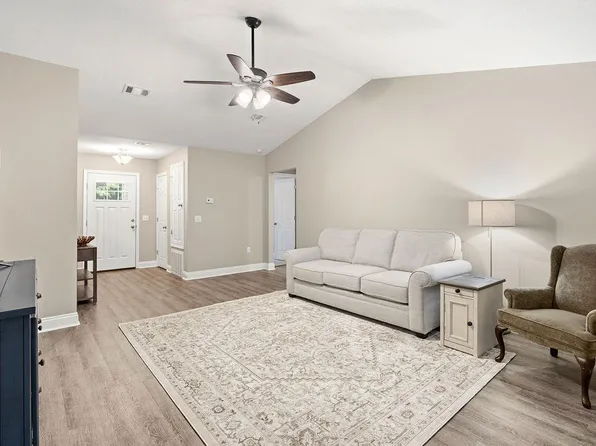 3172 Main St, Crestview, FL 32539