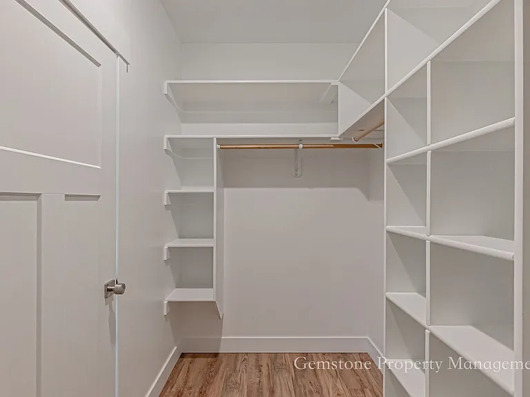 528 Harvester Ave — Photo 24