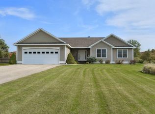 5330 Breeze Hill Dr, Traverse City, MI 49684