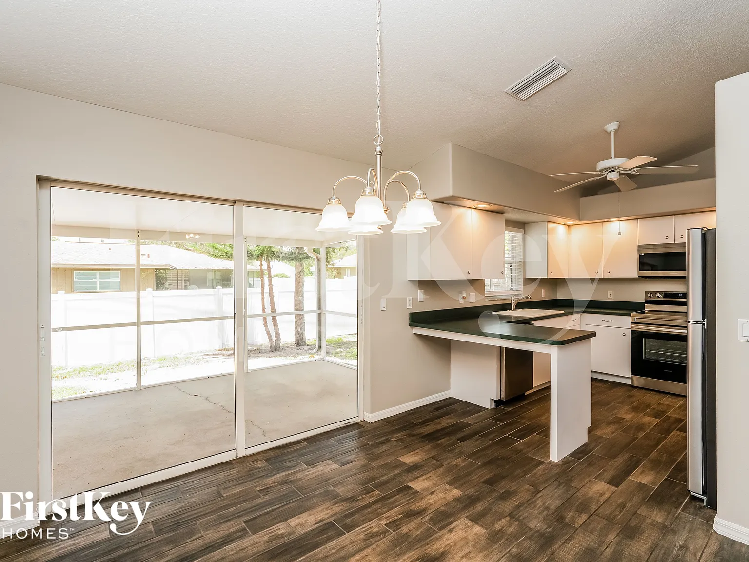 3 bed, 2.0 bath, 1410 sqft, $2,325 — Photo 4