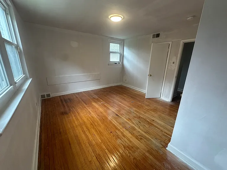 151 W Penn St — Photo 21