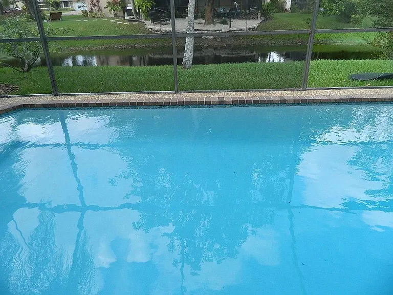 4002 NW 73rd Ave — Photo 9