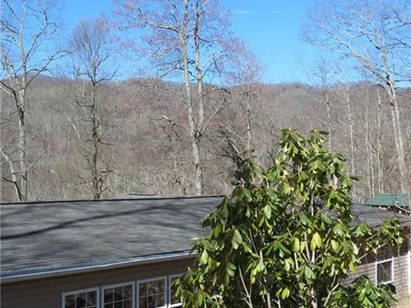 695 Medford Hannah Rd, Waynesville, NC 28785