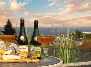 932 W 6th St, Port Angeles, WA