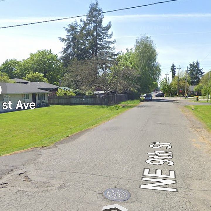 1st image of 810 NE 1st Ave