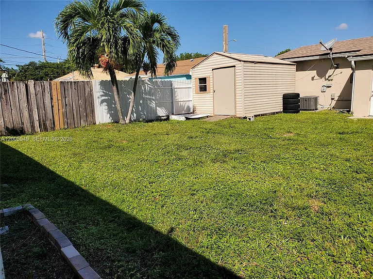 2114 McKinley St #A — Photo 6