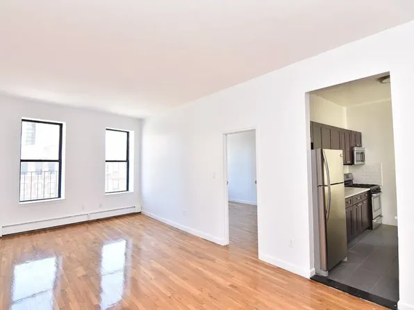 133 Edgecombe Avenue image 1 of 6