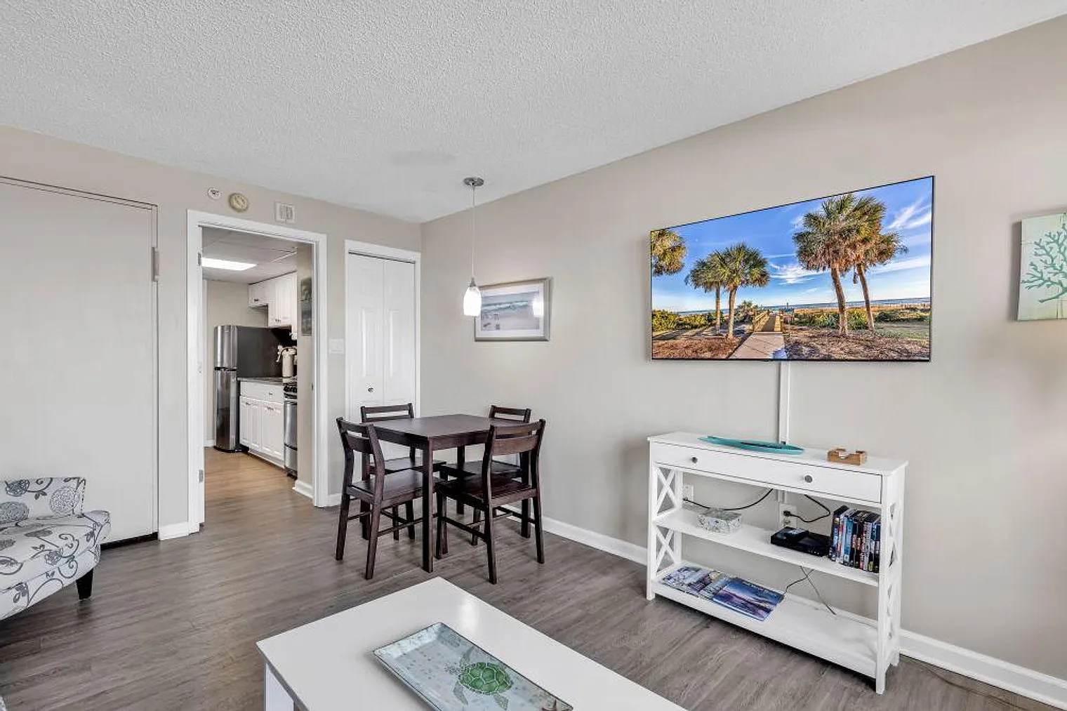 1 bed, 1.0 bath, 462 sqft, $11,200 — Photo 4