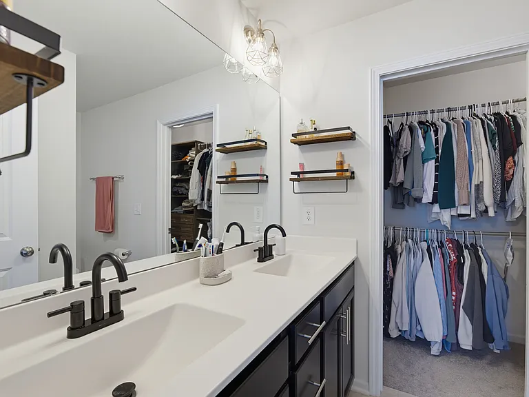 5933 Illuminate Ave — Photo 12
