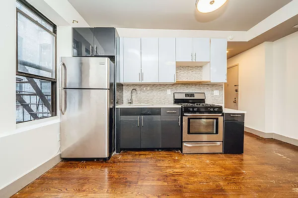 Rented by Nooklyn NYC LLC | media 19