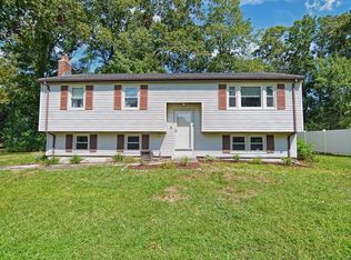24 Meadow Rd, Medway, MA 02053