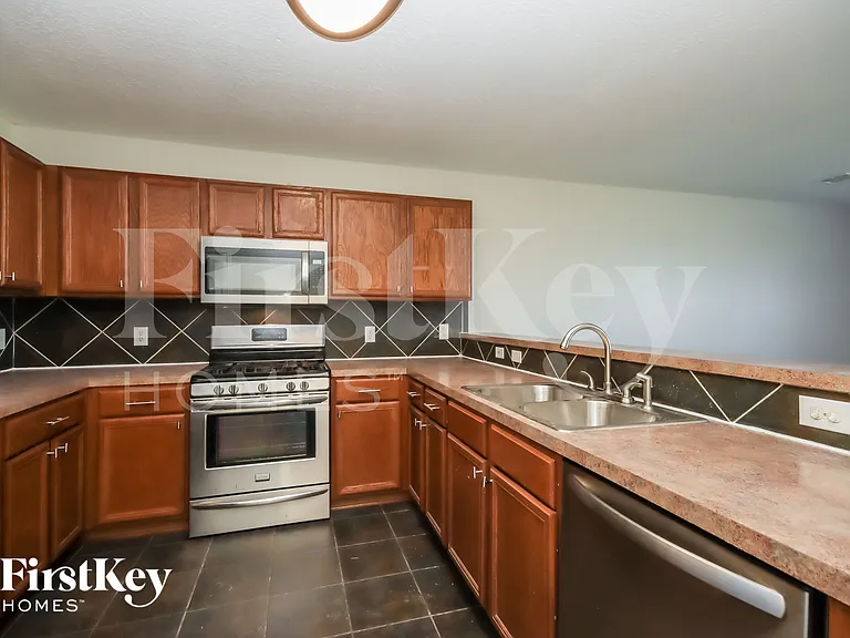 5619 Cinnamon Lake Dr — Photo 7