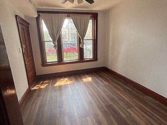 5th image of 2930 N Allen Ave #1