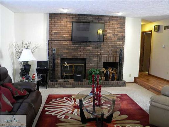 3rd image of 1016 Eddie Dr