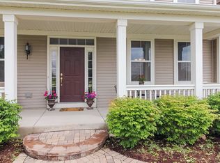 2433 Trailside Ln, Wauconda, IL
