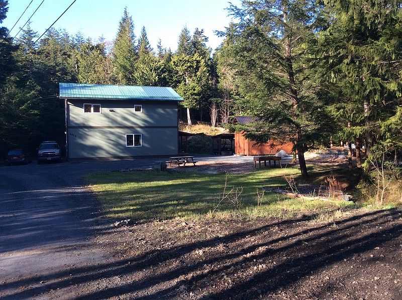 Streetside, spring day