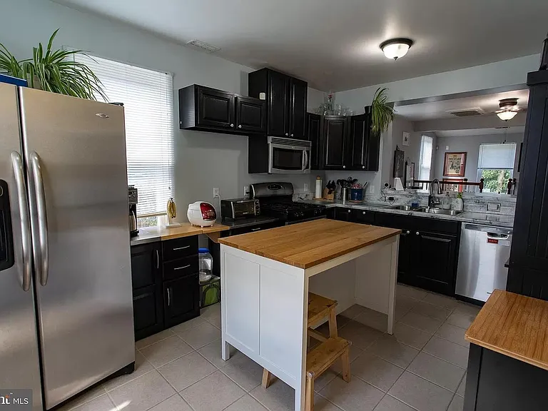 5001 Apache St — Photo 6
