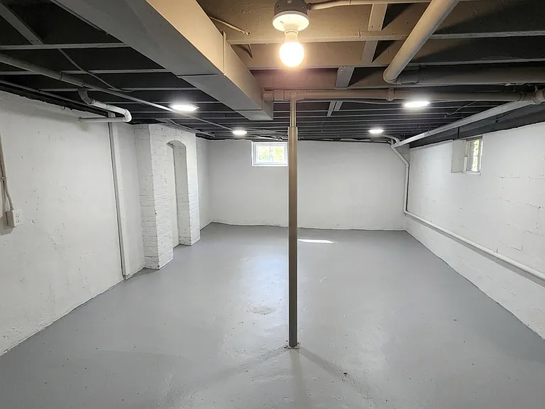 202 W 4th Ave — Photo 18