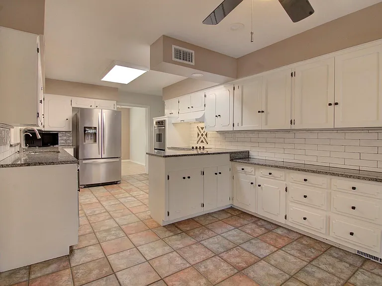 3763 Vinecrest Dr — Photo 13
