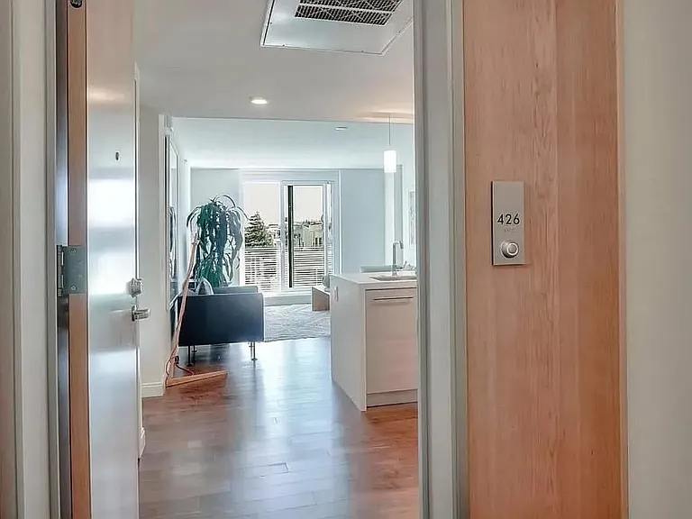 555 Fulton St #426 — Photo 2