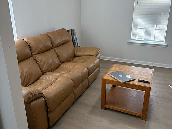 2nd image of 3241 Reid Ave