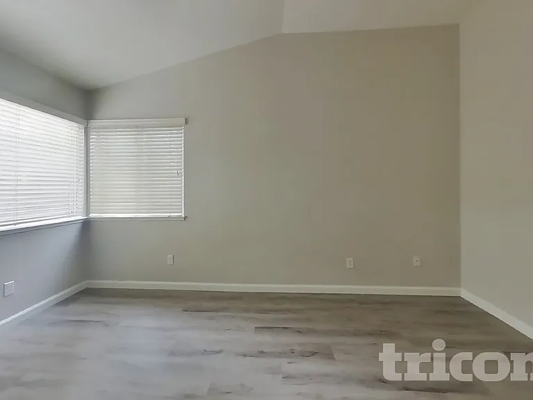 1436 Northwood Dr — Photo 8