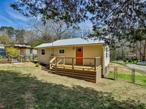 11 Teaberry Ln, Franklin, NC 28734
