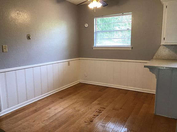 3rd image of 710 Richmond Dr