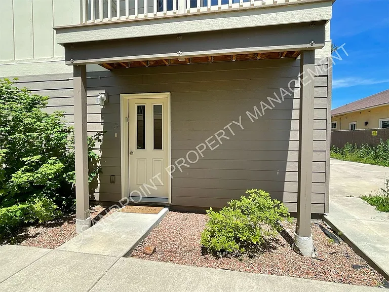 327 Olive Ave #G — Photo 1