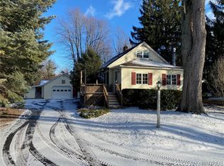 1931 Hopkins Rd, Getzville, NY 14068