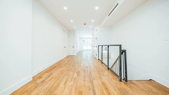 Rented by Nooklyn NYC LLC | media 13