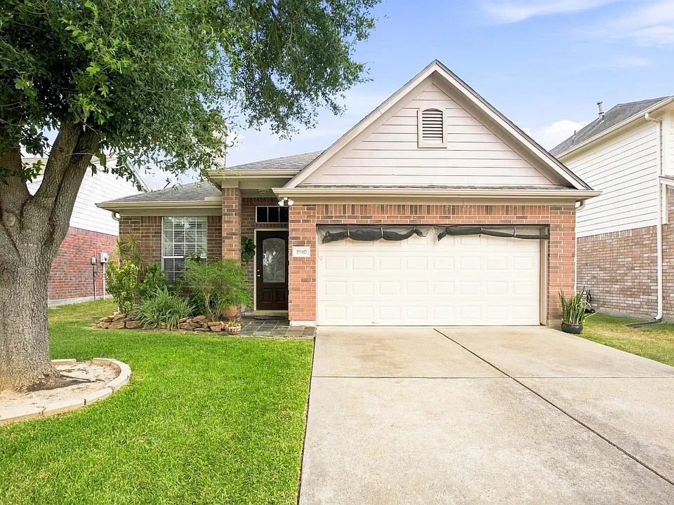 2910 Greenvalley Trail Dr