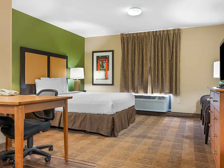 Studio Suite - 1 Queen Bed