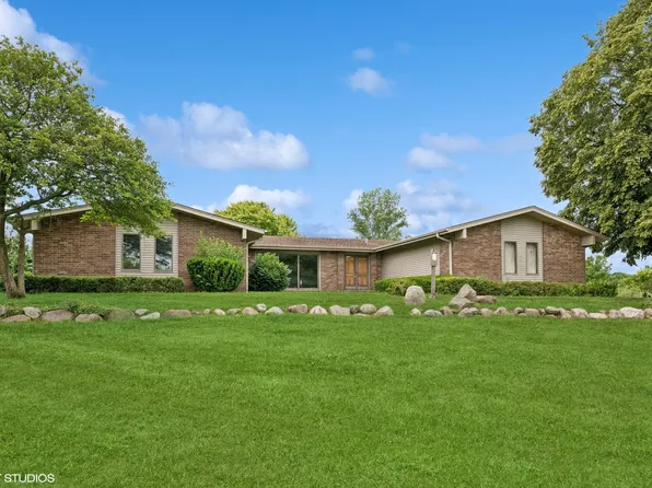 22753 W Owens Rd, Mundelein, IL 60060