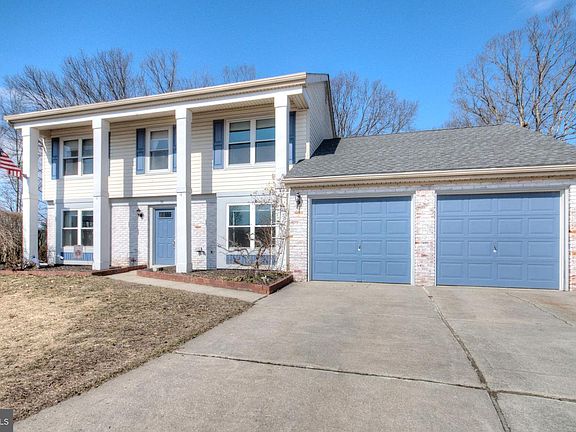 2nd image of 30 Uranus Rd