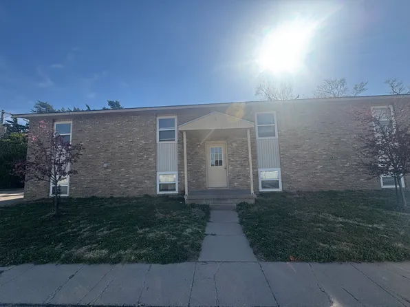 908 E 17th Ave #B-4, Hutchinson, KS 67501