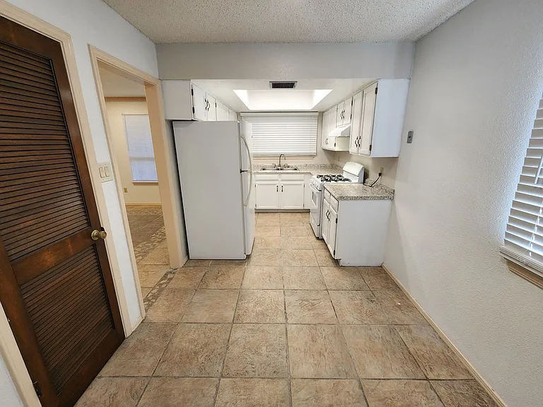 3301 Jupiter Rd — Photo 11