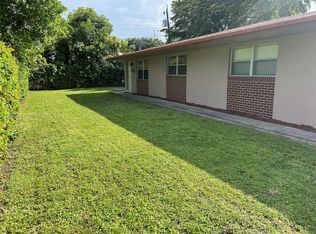 Hallandale Park No 5, Hallandale, FL 33009