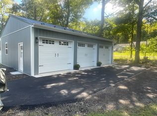 1 Albert Rd, Mountain Top, PA 18707