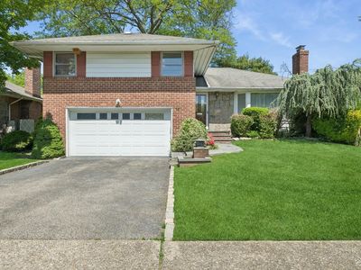 16 Carling Drive, New Hyde Park, NY, 11040