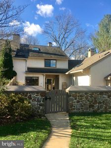25 Sugar Knoll Dr, Devon, PA, 19333