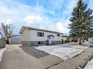 152 S Maddock Way NE, Calgary, AB T2A 3X3