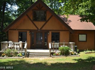 690 N Lakeshore Dr, Louisa, VA 23093