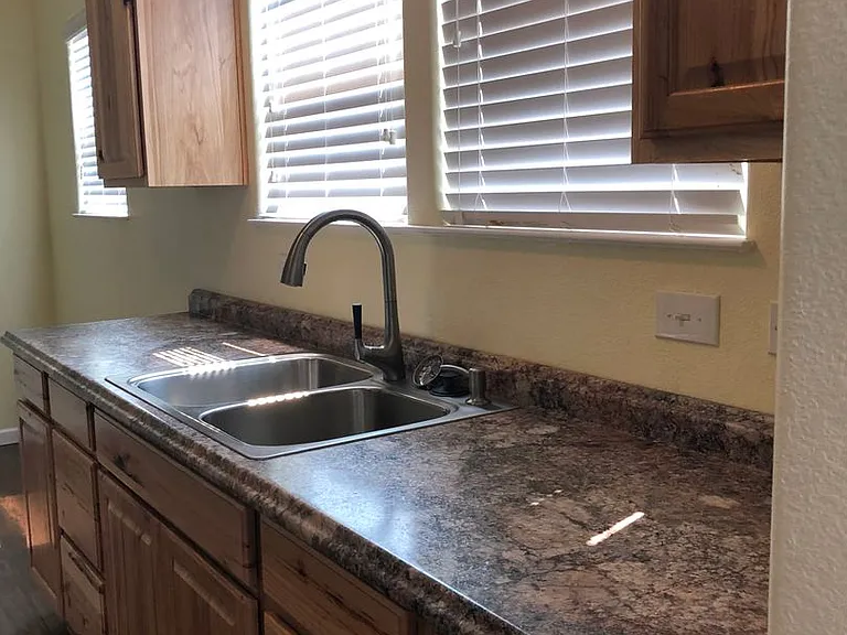 1025 Walnut St — Photo 5